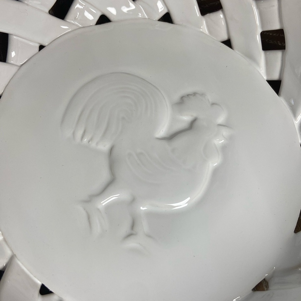 NEW! Farmhouse Rooster Creamy White Ceramic Italian Pottery Braided Basket Bowl - Picture 5 of 10